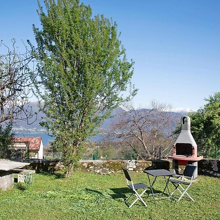 Appartamento La Vecchia Torre Porto Valtravaglia Esterno foto